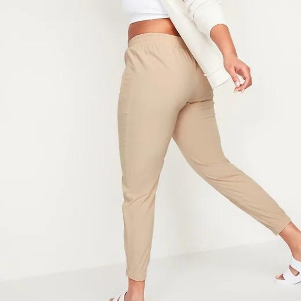 Old Navy Soft Mid-Rise 4-Way Stretch Jogger Pants for Women New - Picture 3 of 4